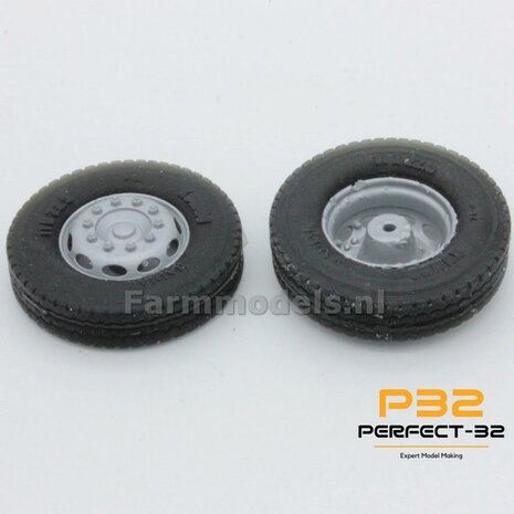 2x &Oslash; 33.8 x 7.8 mm: SMALL SUPER SINGLE 11R22.5  Velgen RESIN ZILVERGRIJS gespoten geleverd  1:32   PERFECT-32 P10