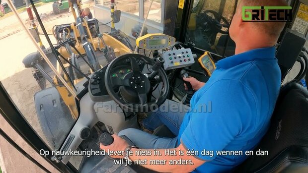 2x HERDER JOYSTICKS t.b.v. montage in cabine Materiaal: RESIN, BLANK geleverd  1:32  