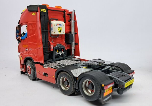 4x WABCO LUCHTKOPPELING met STOFKLEP, echt beweeg- &amp; koppelbaar Materiaal: RESIN BLANK Geleverd, geschikt voor &Oslash; 0.5mm luchtleidingen 1:32