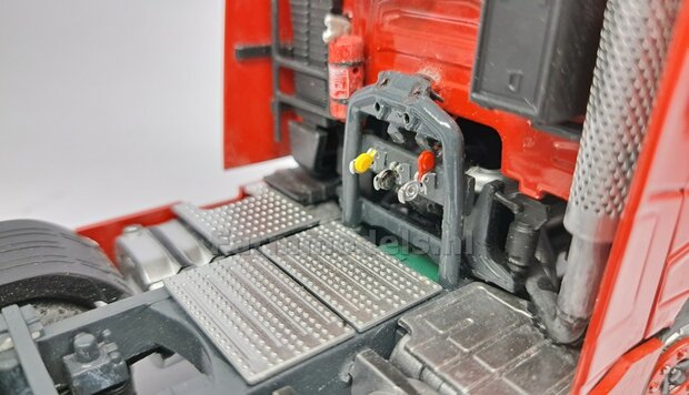 4x WABCO LUCHTKOPPELING met STOFKLEP, echt beweeg- &amp; koppelbaar Materiaal: RESIN BLANK Geleverd, geschikt voor &Oslash; 0.5mm luchtleidingen 1:32