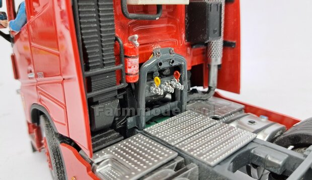 12x WABCO LUCHTKOPPELING + STOFKLEP, echt beweeg- &amp; koppelbaar Mat: Resin, ALUMINIUM + ROOD Geleverd, geschikt voor &Oslash; 0.5mm luchtleidingen 1:32