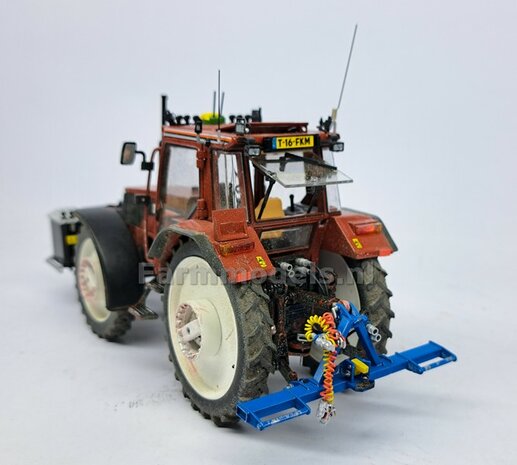 BOUWKIT: UITTRIJBOK REGENHASPEL met opties voor Hydrauliek- Lucht- &amp; Stroom aansluiting 3-Punt Bok Mat: Resin ROOD/GEEL &amp; ALU gespoten 1:32