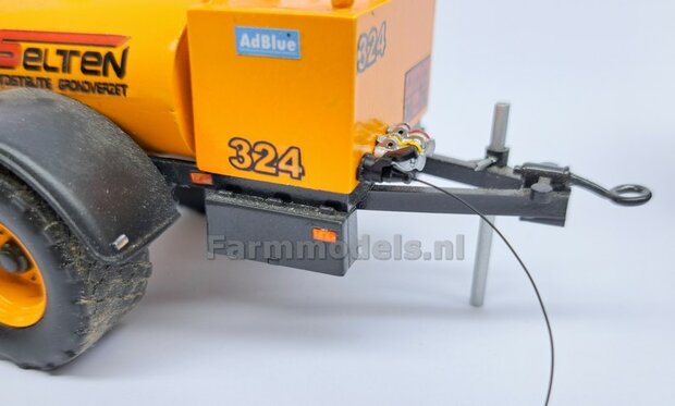 4x 13-Polige STEKKER + VERLICHTINGSKABEL  &Oslash; 0.3 mm Materiaal Resin, ZWART MATT Gespoten geleverd + &Oslash; 0.3 mm kabel  1:32 