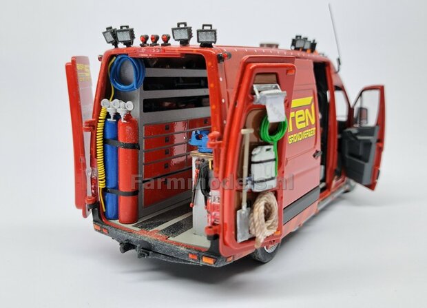 4x 13-Polige STEKKER + VERLICHTINGSKABEL  &Oslash; 0.3 mm Materiaal Resin, ZWART MATT Gespoten geleverd + &Oslash; 0.3 mm kabel  1:32 