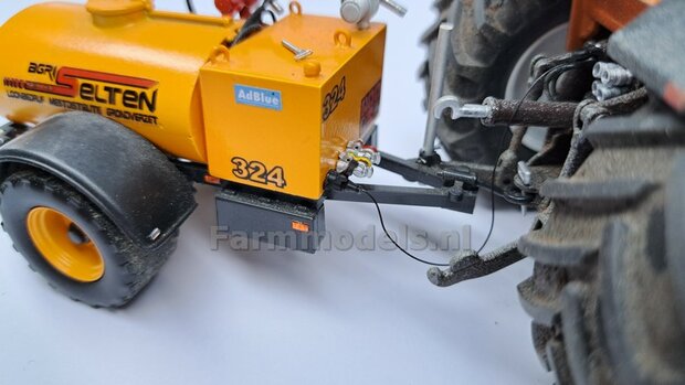 10x 13-Polige STEKKER + 2x  CONTRASTEKKER + 10x STOFKAPJE + VERLICHTINGSKABEL  &Oslash; 0.3 mm Mat: RESIN, BLANK Geleverd + &Oslash; 0.3 mm kabel  1:32 