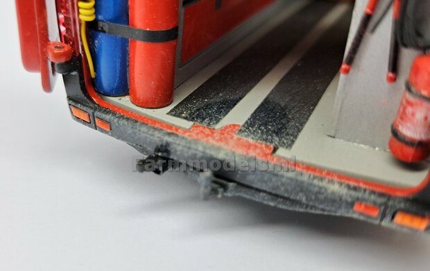 2x 13-Polige STEKKER + 2x CONTRASTEKKER &amp; KAPJE + VERLICHTINGSKABEL  &Oslash; 0.3 mm Mat: Resin ZWART MATT gespoten geleverd + &Oslash; 0.3 mm kabel 1:32 