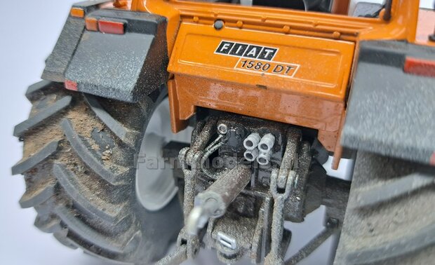 2x 13-Polige STEKKER + 2x CONTRASTEKKER &amp; KAPJE + VERLICHTINGSKABEL  &Oslash; 0.3 mm Mat: Resin ZWART MATT gespoten geleverd + &Oslash; 0.3 mm kabel 1:32 