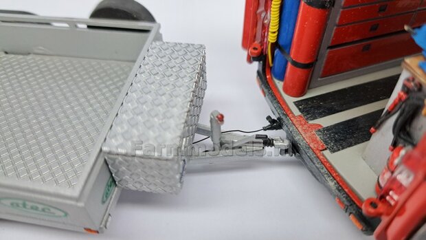 10x 13-Polige STEKKER + 10x  CONTRASTEKKER &amp; KAPJES + VERLICHTINGSKABEL  &Oslash; 0.3 mm Mat: Resin ZWART MATT gespoten geleverd + &Oslash; 0.3 mm kabel  1:32 