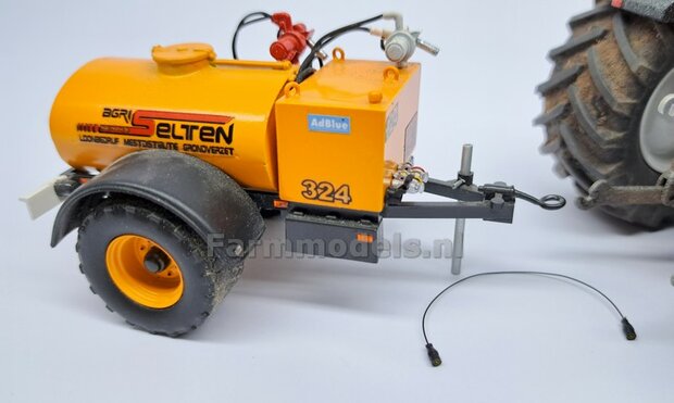 2x 13-Polige STEKKER &amp; 2x CONTACTDOOS  + 2x STOFKAPJE + VERLICHTINGSKABEL  &Oslash; 0.3 mm Materiaal RESIN, BLANK Geleverd + &Oslash; 0.3 mm kabel  1:32 