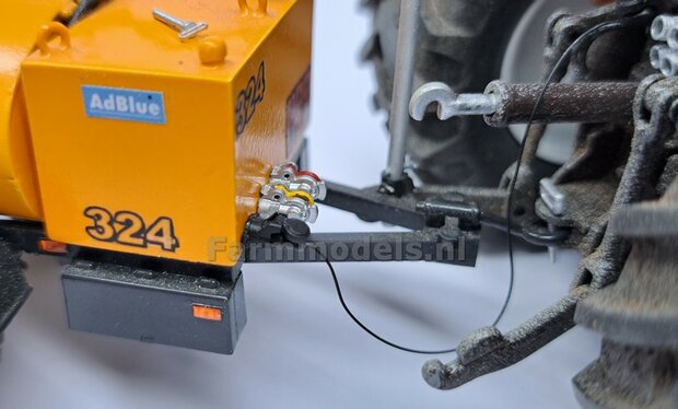 10x 13-Polige STEKKER &amp; 10x CONTACTDOOS  + KAPJE + VERLICHTINGSKABEL  &Oslash; 0.3 mm Mat: Resin ZWART MATT gespoten geleverd + &Oslash; 0.3 mm kabel  1:32 