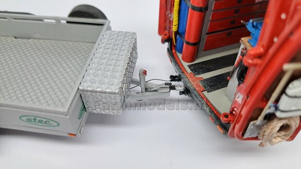 10x 13-Polige STEKKER &amp; 10x CONTACTDOOS  + KAPJE + VERLICHTINGSKABEL  &Oslash; 0.3 mm Mat: Resin ZWART MATT gespoten geleverd + &Oslash; 0.3 mm kabel  1:32 