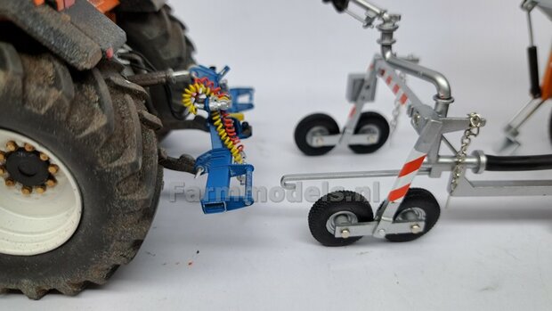 BOUWKIT: UITTRIJBOK REGENHASPEL met opties voor Hydrauliek- Lucht- &amp; Stroom aansluiting 3-Punt Bok Mat: Resin BLAUW/GEEL &amp; ALU gespoten 1:32