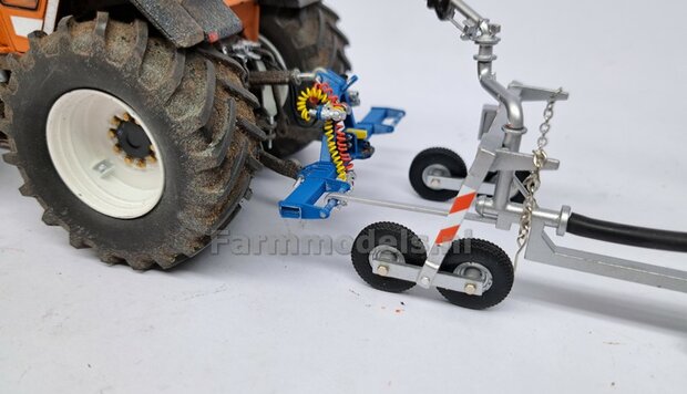 BOUWKIT: UITTRIJBOK REGENHASPEL met opties voor Hydrauliek- Lucht- &amp; Stroom aansluiting 3-Punt Bok Mat: Resin BLAUW/GEEL &amp; ALU gespoten 1:32