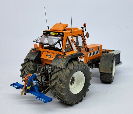 BOUWKIT: UITTRIJBOK REGENHASPEL met opties voor Hydrauliek- Lucht- &amp; Stroom aansluiting 3-Punt Bok Mat: Resin BLAUW/GEEL &amp; ALU gespoten 1:32