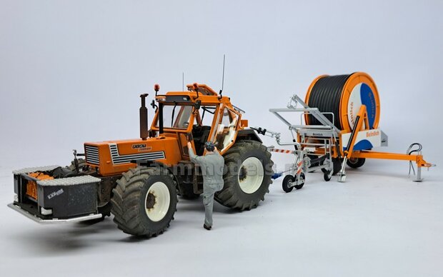 BOUWKIT: UITTRIJBOK REGENHASPEL met opties voor Hydrauliek- Lucht- &amp; Stroom aansluiting 3-Punt Bok Mat: Resin BLAUW/GEEL &amp; ALU gespoten 1:32