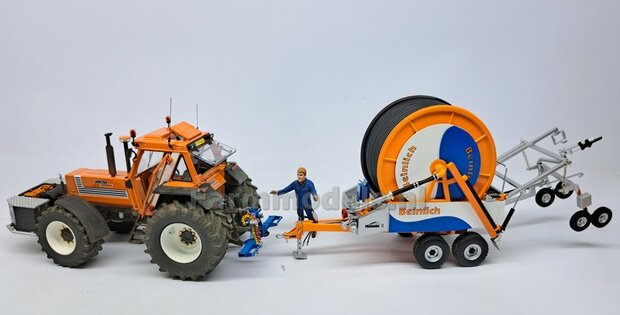 BOUWKIT: UITTRIJBOK REGENHASPEL met opties voor Hydrauliek- Lucht- &amp; Stroom aansluiting 3-Punt Bok Mat: Resin BLAUW/GEEL &amp; ALU gespoten 1:32