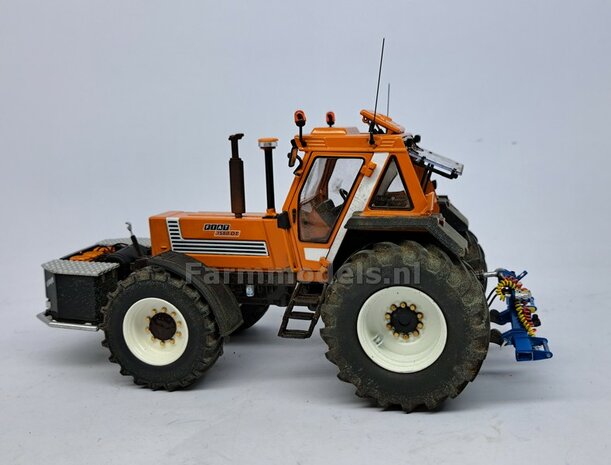 2x Eindkap 10.9 &Oslash;  mm t.b.v. FIAT 1580/160-90  ROS  VOORAS VELG Materiaal: Resin FIAT DONKER BRUIN gespoten geleverd 1:32  Premium Line