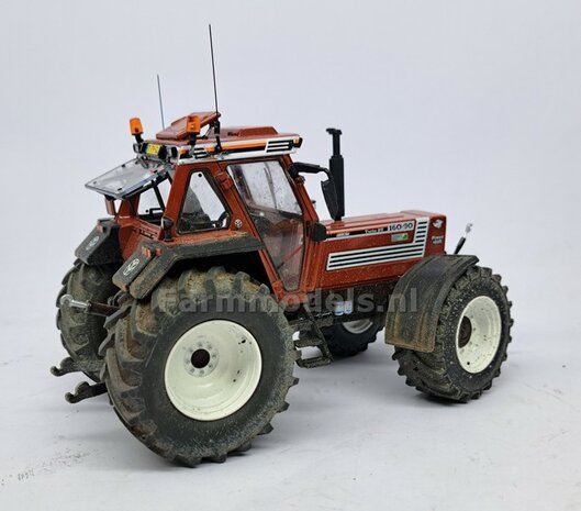 2x Eindkap 10.9 &Oslash;  mm t.b.v. FIAT 1580/160-90  ROS  VOORAS VELG Materiaal: Resin FIAT DONKER BRUIN gespoten geleverd 1:32  Premium Line