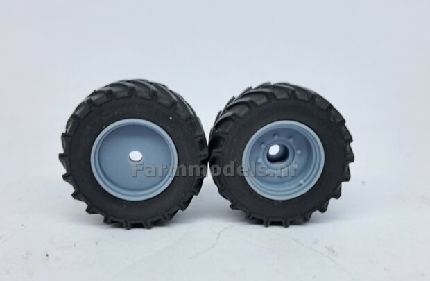 &Oslash; 47,3 mm: FIAT 1580/ 160-90 van ROS: 2x VOORAS Banden met RESIN 8 GAATS-Velgen BLANK geleverd  1:32   Farmmodels Custom Line Series  