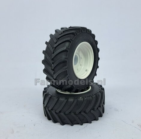 &Oslash; 47,3 mm: FIAT 1580/ 160-90 van ROS: 2x VOORAS Banden met RESIN 8 GAATS-Velgen NH-FIAT WIT Gespoten geleverd  1:32  Custom Line Series  