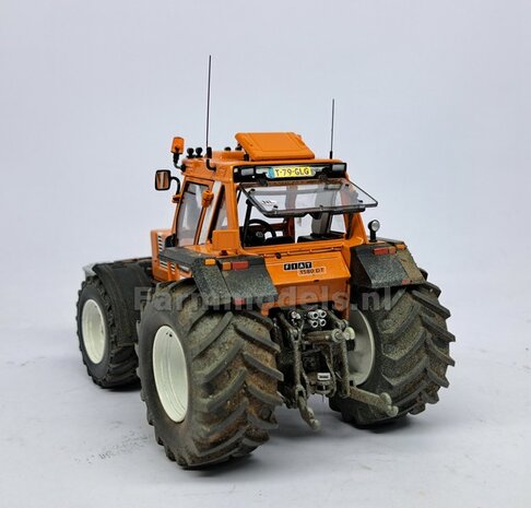 &Oslash; 58.5 mm: FIAT 1580/ 160-90 van ROS: 2x ACHTERAS Banden met RESIN 8 GAATS-Velgen NH/ FIAT WIT gespoten geleverd  1:32   Farmmodels Custom Line Series  