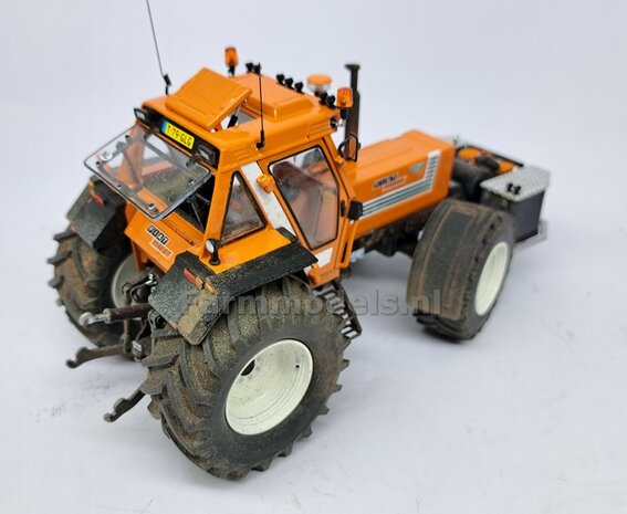 &Oslash; 58.5 mm: FIAT 1580/ 160-90 van ROS: 2x ACHTERAS Banden met RESIN 8 GAATS-Velgen NH/ FIAT WIT gespoten geleverd  1:32   Farmmodels Custom Line Series  