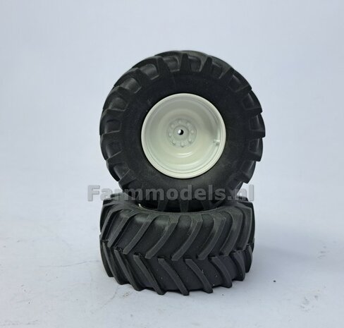 &Oslash; 58.5 mm: FIAT 1580/ 160-90 van ROS: 2x ACHTERAS Banden met RESIN 8 GAATS-Velgen NH/ FIAT WIT gespoten geleverd  1:32   Farmmodels Custom Line Series  