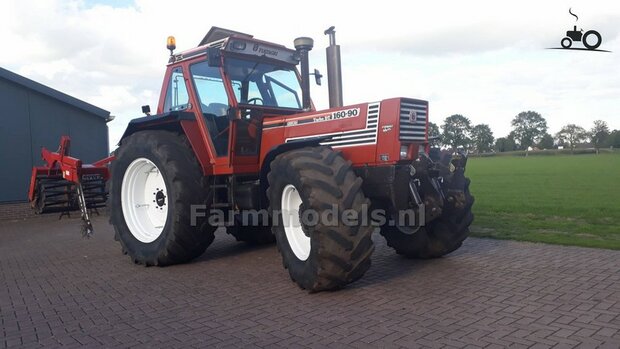 2x ACHTERAS SPATBORDEN 7.7mm breed t.b.v. FIAT 1580/ 160-90 van ROS:    Materiaal Resin ZWART MATT Gespoten geleverd  1:32  