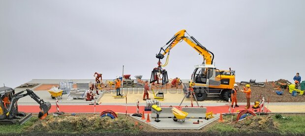 BOUWKIT: JKB SGK STENENKLEM Universeel, beweeg- &amp; uitschuifbaar, ZONDER KOPPELSTUK/ ASROTATOR Mat: Resin ZWART &amp; ROOD gespoten 1:32 