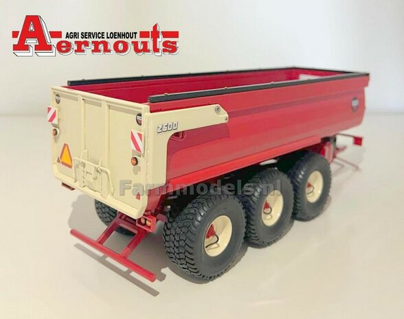 Handmatig gebouwd: BECO 2600 Tridemasser landbouwkipper 1:32 