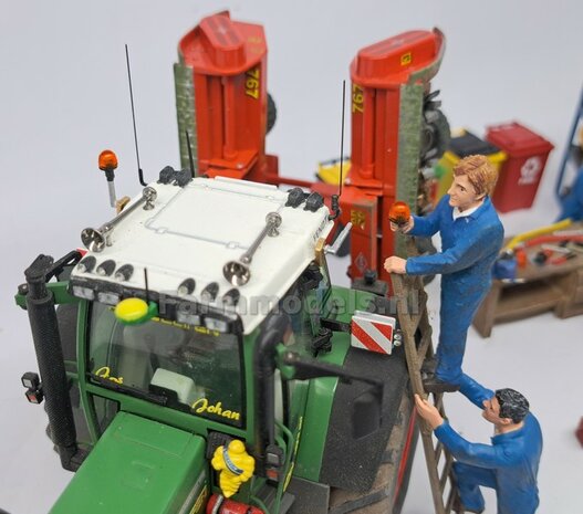 10x ZWAAILAMPEN V9  = 10x Zwaailamphuis/houder + 10x afdekkap VERSIE 9, geschikt voor montage op &Oslash; 1mm steun 1:32  APRIL LEVERBAAR/ AVAILABLE