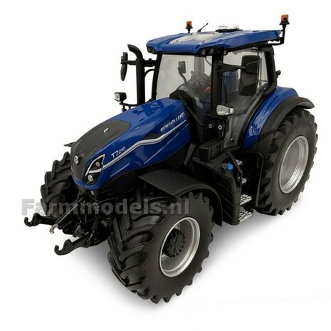 New Holland T7.210 Dynamic blue 2026 + FREE GIFT VOORRUIT STICKER SET 1:32 UNIVERSAL HOBBIES   6810       