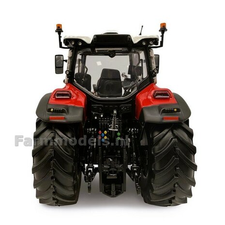 Steyr 6200 Impuls CVT-2026 + FREE GIFT VOORRUIT STICKERSET  1:32 UNIVERSAL HOBBIES  UH6812   