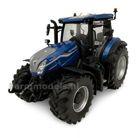 New Holland T7.225 Blue Power 2026 + FREE GIFT VOORRUIT STICKER SET 1:32 UNIVERSAL HOBBIES   7201    