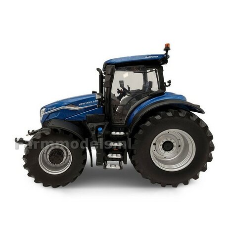 New Holland T7.225 Blue Power 2026 + FREE GIFT VOORRUIT STICKER SET 1:32 UNIVERSAL HOBBIES   7201    