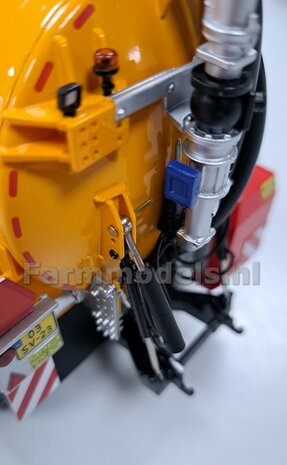 BOUWKIT: KOPPELBOK Resin ALUMINIUM Gespoten + 2x CILINDER + 6x Montage nagels  t.b.v. koppelen Joskin Pendislide met VEENHUIS Mesttank UH 1:32