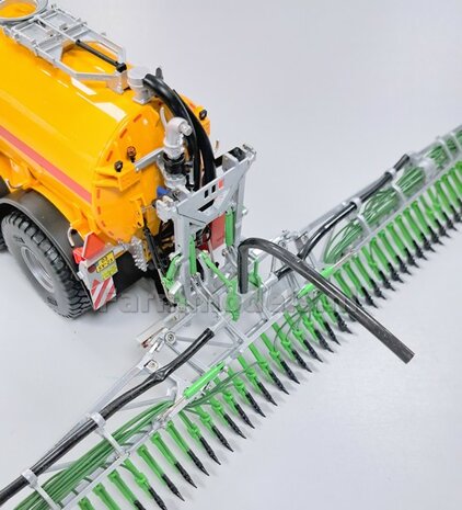 BOUWKIT: KOPPELBOK Resin ALUMINIUM Gespoten + 2x CILINDER + 6x Montage nagels  t.b.v. koppelen Joskin Pendislide met VEENHUIS Mesttank UH 1:32