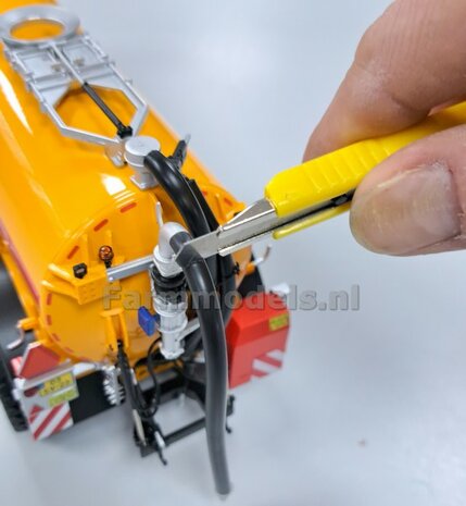 BOUWKIT: KOPPELBOKSET nr 627580 + 1x JOSKIN PENDISLIDE + 1x VEENHUIS 2-asser MESTTANK UH (BOK + CILINDERS ZELF TE MONTEREN) 1:32