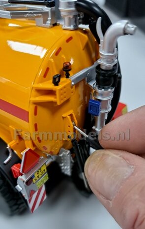 BOUWKIT: KOPPELBOKSET nr 627580 + 1x JOSKIN PENDISLIDE + 1x VEENHUIS 3-asser MESTTANK UH (BOK + CILINDERS ZELF TE MONTEREN) 1:32