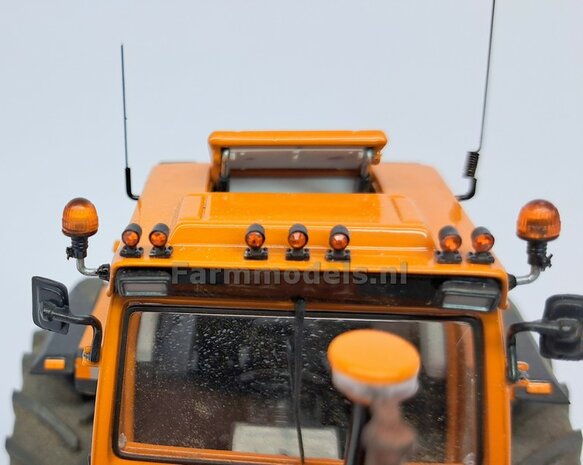 2x ZWAAILAMPSTEUN VERSIE K &Oslash; 1mm steun. Mat: Resin ALUMINIUM glans geschikt voor montage Farmmodels Zwaailampen 