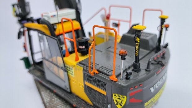 2x ZWAAILAMPEN V2  = 2x Zwaailamphuis/houder + 2x afdekkap VERSIE 2, geschikt voor montage op &Oslash; 1mm steun 1:32  