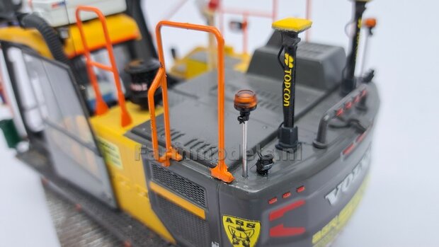 10x ZWAAILAMPEN V2  = 10x Zwaailamphuis/houder + 10x afdekkap VERSIE 2, geschikt voor montage op &Oslash; 1mm steun 1:32  