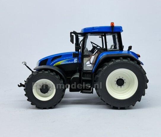 VERBOUWD: New Holland T7550 blue 1:32 nieuwe banden &amp; WIT gespoten velgen, eindvertragingen-wielmoeren &amp; FREE GIFT VOORRUIT STICKERSET 1:32  MM2212-REB  NB2B