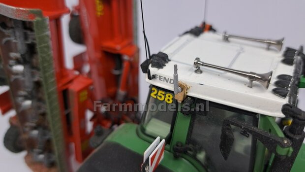 2x AFDEK-/ BESCHERM DOPJES t.b.v. ZWAAILAMPSTEUN passen op  &Oslash; 1mm steun. Materiaal: Resin ZWART gespoten geleverd 1:32  