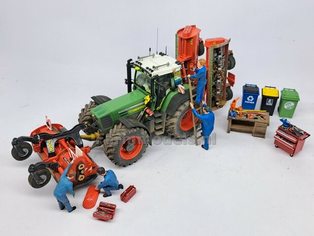 1x ZWAAILAMPEN V7  = 1x Zwaailamphuis/houder + 1x afdekkap VERSIE 7, geschikt voor montage op &Oslash; 1mm steun 1:32  