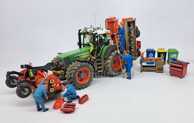 10x ZWAAILAMPEN V7  = 10x Zwaailamphuis/houder + 10x afdekkap VERSIE 7, geschikt voor montage op &Oslash; 1mm steun 1:32  