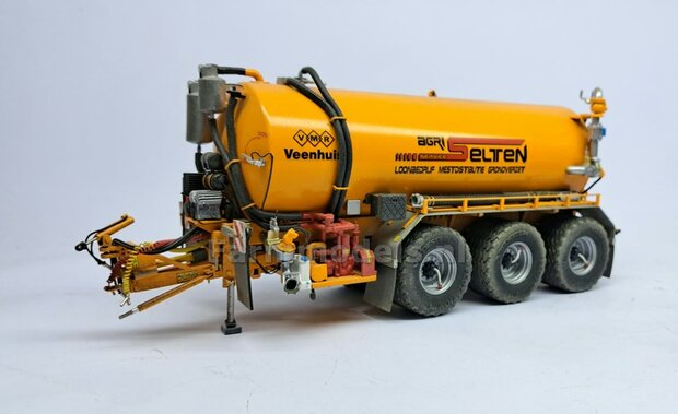 &Oslash; 46.8 mm: 2x Vredestein Flotation Pro Banden met ZWART GLANS gespoten Velgen  1:32   Farmmodels Premium Line Series  
