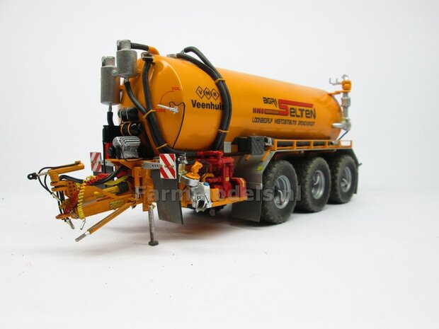 &Oslash; 46.8 mm: 2x Vredestein Flotation Pro Banden met ZWART GLANS gespoten Velgen  1:32   Farmmodels Premium Line Series  