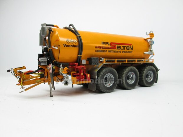 &Oslash; 46.8 mm: 2x Vredestein Flotation Pro Banden met ZWART GLANS gespoten Velgen  1:32   Farmmodels Premium Line Series  