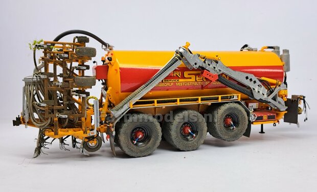 &Oslash; 46.8 mm: 2x Vredestein Flotation Pro Banden met ZWART GLANS gespoten Velgen  1:32   Farmmodels Premium Line Series  